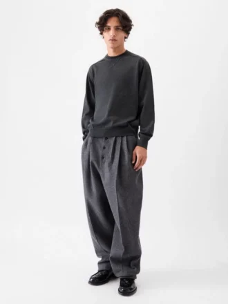 Der bestickte Pullover Bestickter Strickpullover