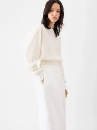Der bestickte Pullover Bestickter Strickpullover