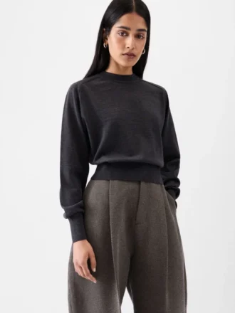 Der bestickte Pullover Bestickter Strickpullover
