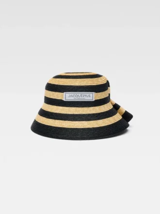 Der Vela-Hut Gefalteter Raffia-Bucket-Hut