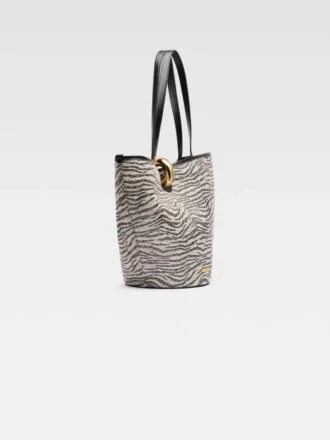Die asymmetrische Beuteltasche Bambola Die asymmetrische Beuteltasche Bambola