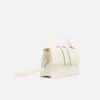 Die große Bambino Crossbody-Tasche mit Metallklappe