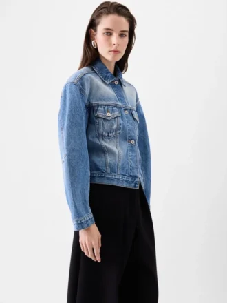 Die Jeansjacke von de-Nîmes Geschwungene Jeansjacke